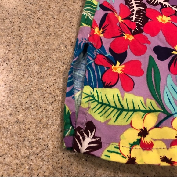 XS Koi Stretch Scrub top - Picture 8 of 8